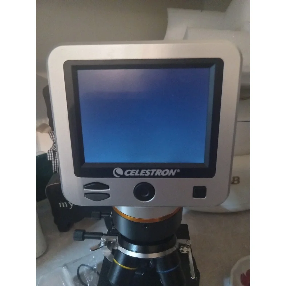 Celestron LCD Deluxe Digital Microscope II No Instructions Nice With Sd Card